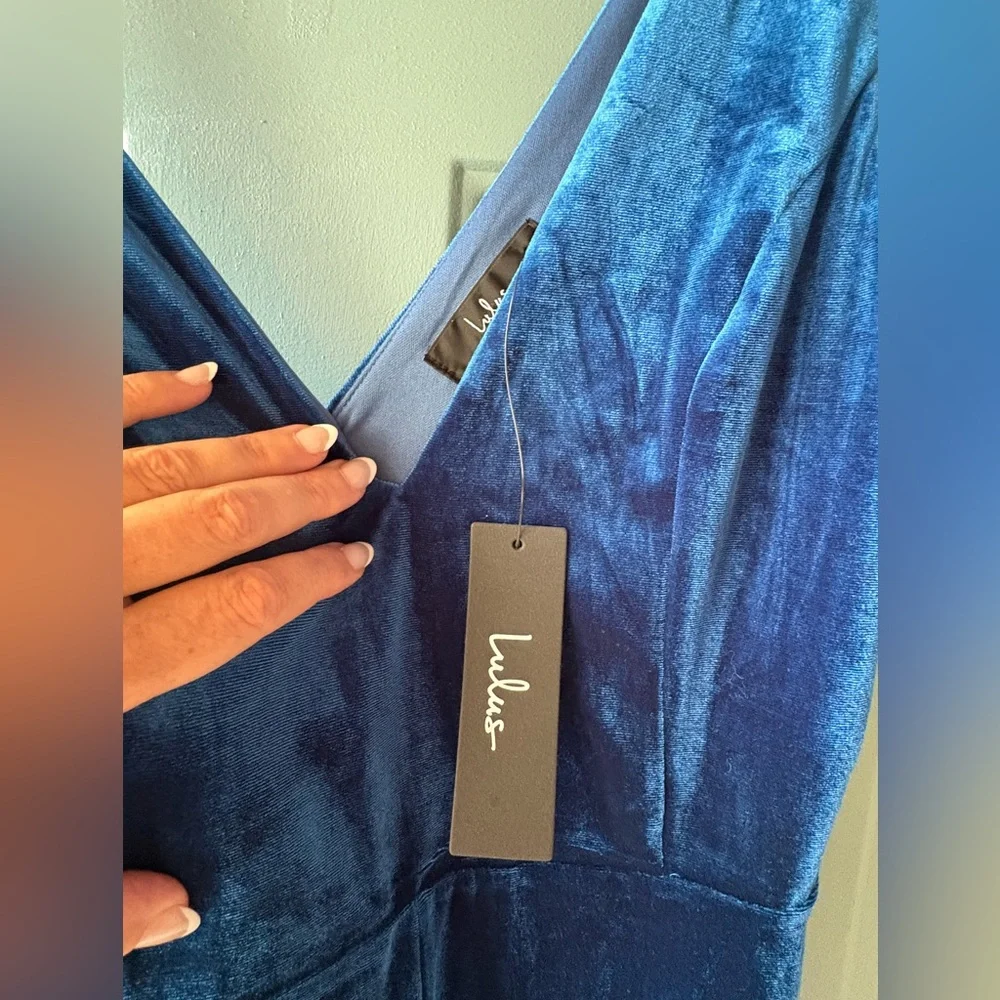 NWT lulus size large blue velvet jumpsuit - Picture 2 of 7